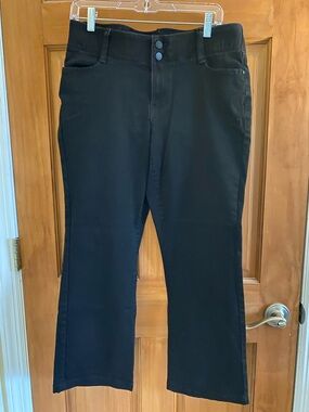 Nine West Cropped Bootleg 26” long size 12